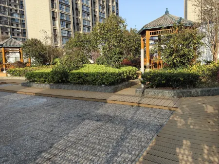 Cloud Vision Hotel Отели рядом с достопримечательностью «Wanshougong»