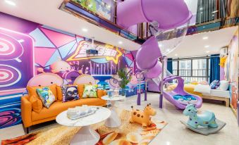 CHILDHOOD HOMESTAY