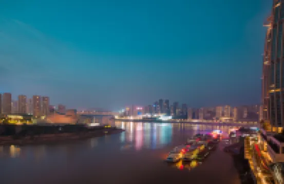 Nuanyu Riverview Homestay (Chongqing Jiefangbei Hongyadong Branch)