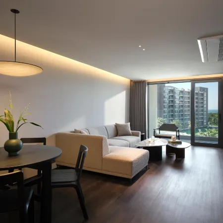 Haevichi Hotel & Resort Jeju Отели рядом с достопримечательностью «Пляж Пёсон»