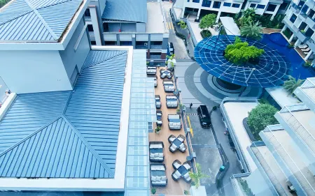 Siha Hotel & Casino Отели рядом с достопримечательностью «Порт Сихануквилл»