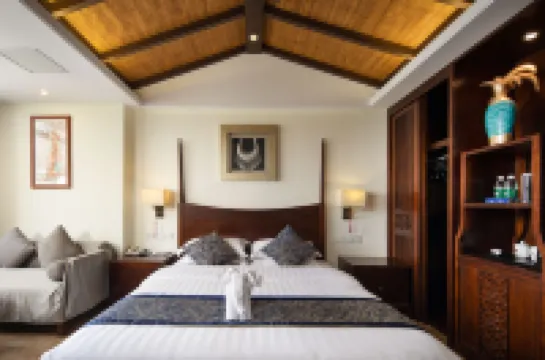 Lettry Holiday Hotel