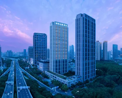 TULIP LODJ Apartment Hotel (Wuhan Fanhai CBD Hankou Railway Station Branch) Hotels near Shuangfeng Park