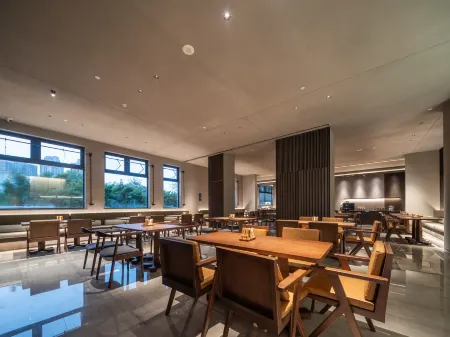 Zhonghong City Huayuan Road Atour Hotel Zhengzhou Отели рядом с достопримечательностью «North China University of Water Resources and Electric Power Relational Area»