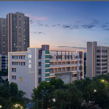 Lanyue Scenic Spot and Light Collection Famous Residence (Gucheng Yufeng Century Square Store)
