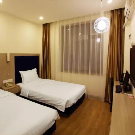 Tianhe Express Hotel (Shenyang Middle Street Forbidden City)