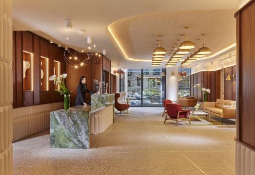 더 첸서리 호텔 사우나