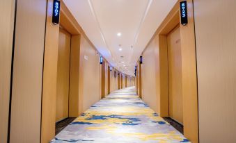 Thank Inn Chain Hotel (Zhengzhou Zhongyuan Futa Metro Station)