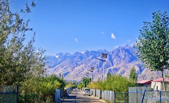 Huashijian Homestay