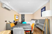 7 Days Hotel Premium