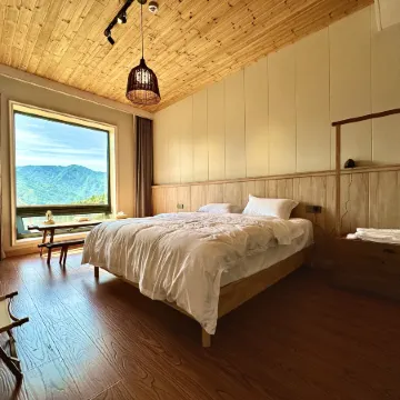 Yisu Yuntai Juzhu B&B (Qianjiangyuan National Park Taihuishan Observation Deck)