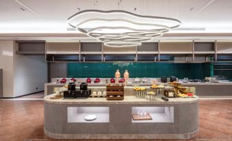 WeiDe Jingjiang Taihe Wuyue Plaza Hotel