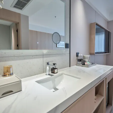 Yunfei Hotel (Danyang Babaiban Chenghe Road)