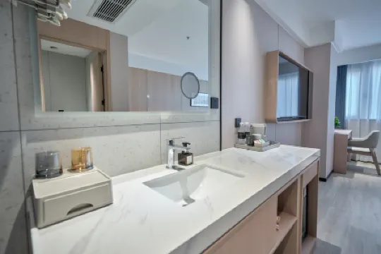 Yunfei Hotel (Danyang Babaiban Chenghe Road)