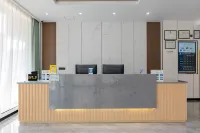 Home Inn Baiyun Hotel (Anqing Yingbin Road High-speed Railway Station)