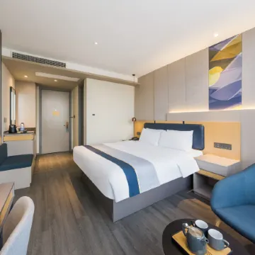 Homeinn Selected Hotel (Changyi Jiaotong Street Zhongbai Building)