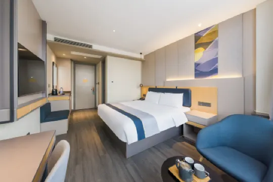 Homeinn Selected Hotel (Changyi Jiaotong Street Zhongbai Building)