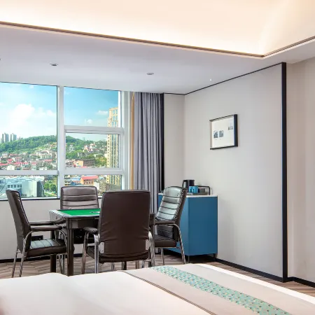 Yun LIFHT LUXURY