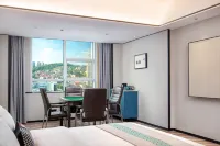 Yun LIFHT LUXURY