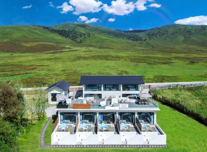 雲孚裡雲宿·冶勒湖畔私湯民宿（冕寧冶勒湖店）