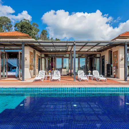 Fuxian Lake Yuehuwan Pool Villa