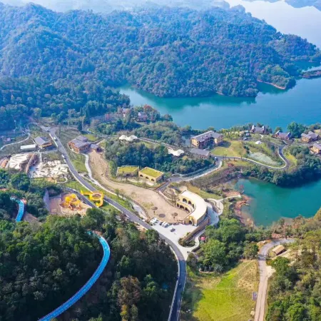 Three Gorges giraffe Park's Hotel