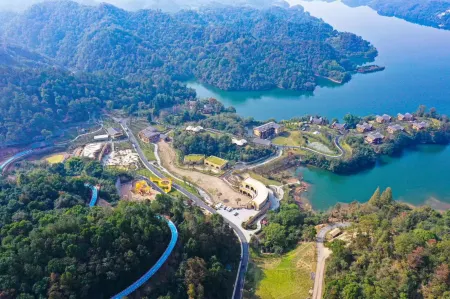 Three Gorges giraffe Park's Hotel