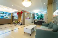 Faraway Home Smart Chinese Inn (Two Rivers And Four Lakes) - parking