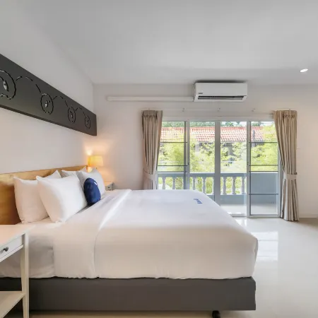 Kokotel Khao Lak Isara Casa Отели рядом с достопримечательностью «Коралловый мыс»