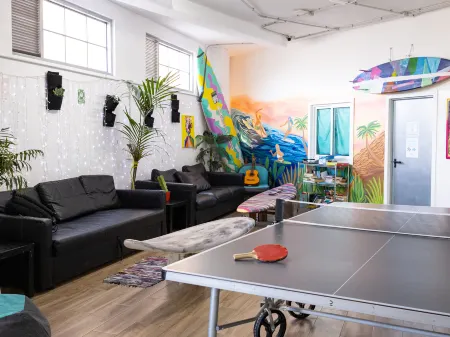 Medano Nest Hostel Отели рядом с достопримечательностью «Plaza Roja»