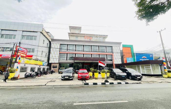 City Hotel
