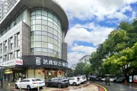 ฉี เยว่ โฮเทล เซี่ยงไฮ้ ต้า หนิง อินเตอร์เนชั่นแนล เหยียน ฉาง โรด ซับเวย์ สเตชั่น โรงแรมใกล้จัตุรัสการค้านานาชาติตานิง