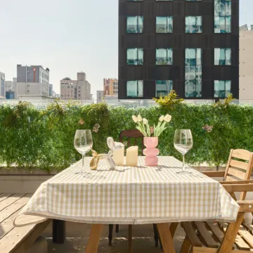 COMOCASA residence Hotels near U:US