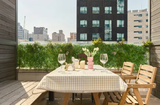 COMOCASA residence Отели рядом с достопримечательностью «Инсадонг»