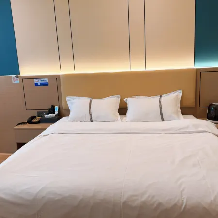 Kaiman Hotel (Nancheng Bus Station Jiuding Commercial City)