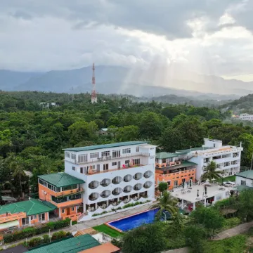 Puerto Galera Seaview Resort Отели рядом с достопримечательностью «Пляж Сабанг»