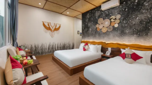 Wanderlust Station Hostel Hotels near Chua Tran Quoe