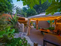 Tianchi Du Hot Springs Yun Homestay (Huquan Ecological Park)