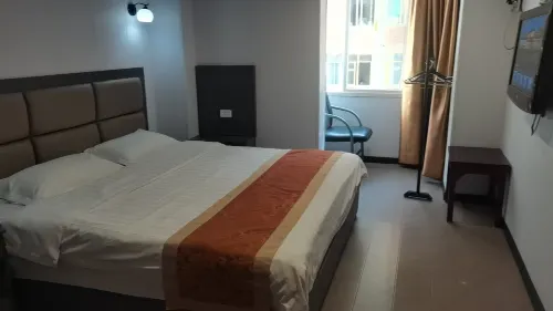 Xuanhan Sanshi Business Hotel