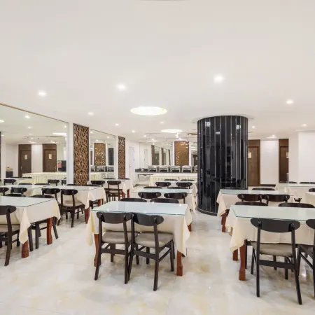 Victory Jindao Hotel (Polar Ocean WorldWheat Island Park Branch)