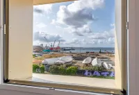 B&B Hotel Brest Centre Port de Commerce - 3-Star
