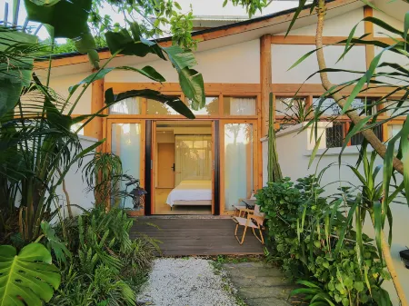 Mohuayue Bailinju Boutique Hostel