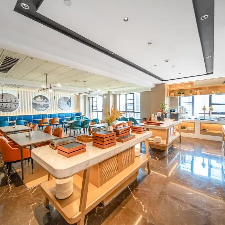 Kyriad Marvelous Hotel Yueyang Lou District East High-speed Railway Station