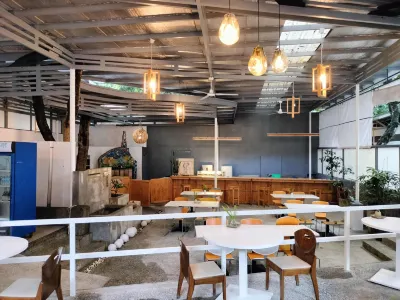 T House Tagaytay Hotels in Тагайтай