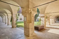 Appart Hotel Odalys City Dijon les Cordeliers Hotel dekat Porte Guillaume