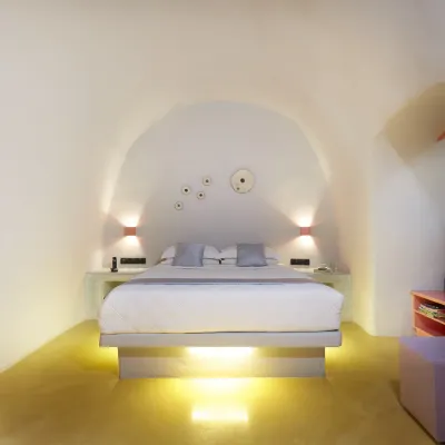 Caldera's Bliss Suites 鄰近錫拉史前博物館的酒店