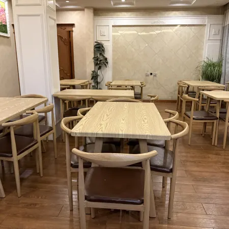 Langmusi Linjiang Holiday Hotel