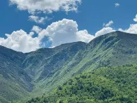 Kangding Mountain Viewing Famous Guesthouse