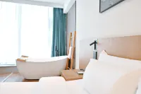 Huaqianzhu Hot Spring Hotel (Kunming Dianchi Xishan Scenic Area) Hotels in Kunming