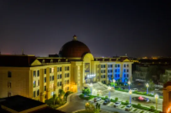 Starway Hotel (Ordos Kangbashi) Hotels near Kangzhen Town